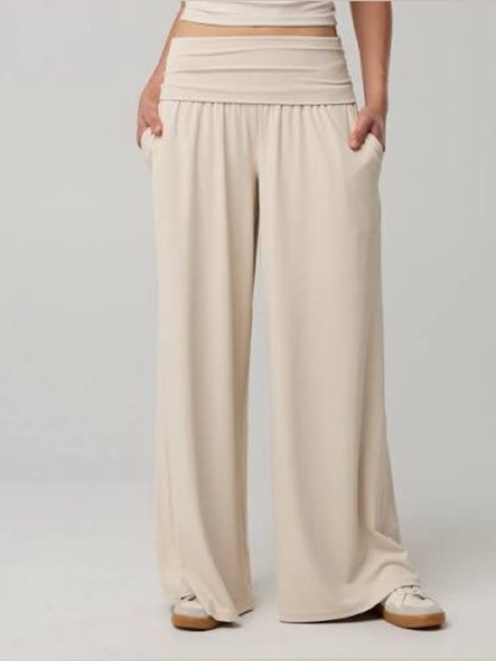 Offline by Aerie Real Me Foldover Super Wide Leg Pant in Cake Batter. Sz m long.
